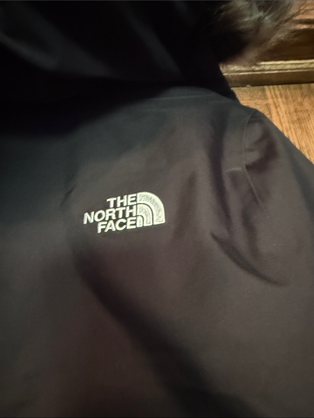 The North Face Black Women's Insulated Hooded Jacket - Picture 6 of 6